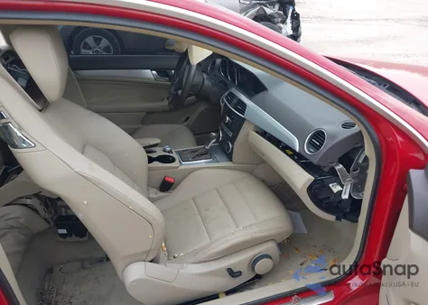 2013 Mercedes-Benz C 250 from USA, damaged, VIN WDDGJ4HB8DG054917